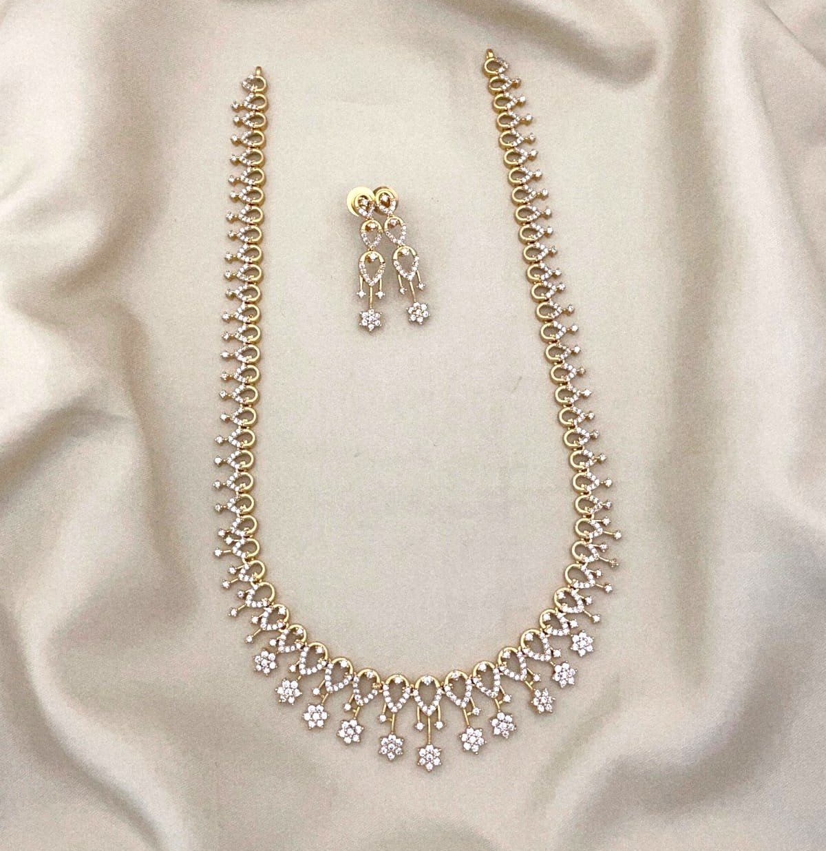 ad stone long chain rs.950 ad stone long chain rs.950