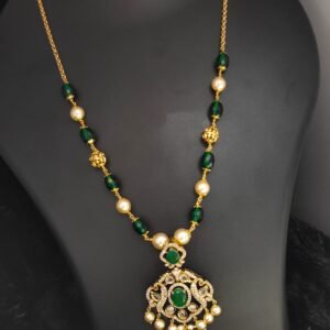 emerald green and pearl maala with removable victorian pendant rs.950
