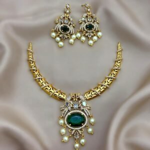 emerald green stone pendant necklace rs.900