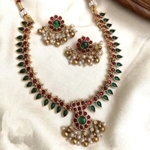 green kemp necklace rs.450