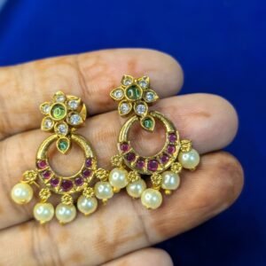 ring type earring rs.300