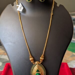 simple chain with oval pendant rs.480
