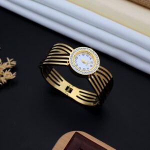 thick classic watch gold rs.700