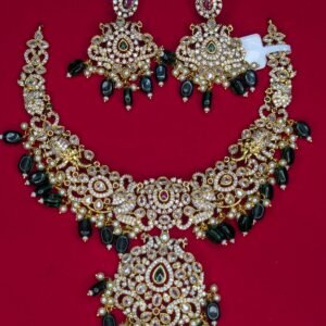 victorian necklase with emerald green hangings rs.1950
